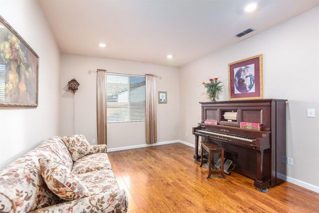 8659 Tegea Way, Elk Grove, CA 95624