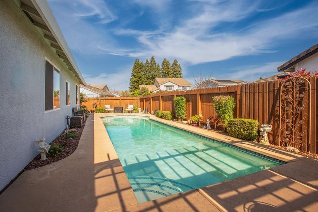 8659 Tegea Way, Elk Grove, CA 95624