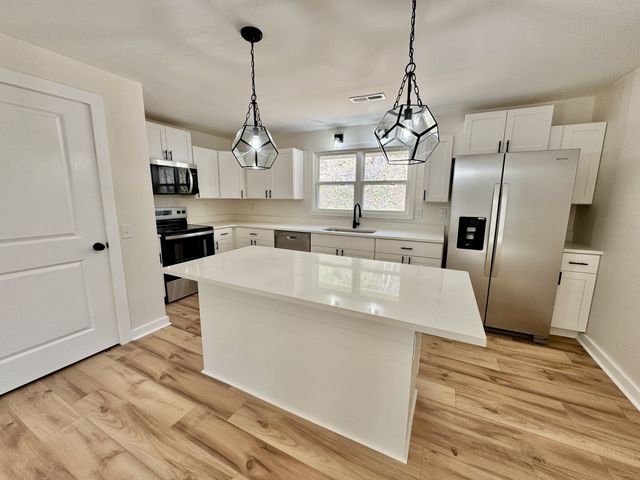 220 Friendship Hollow Rd, S, Pleasant Shade, TN 37145