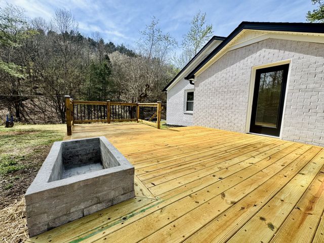 220 Friendship Hollow Rd, S, Pleasant Shade, TN 37145