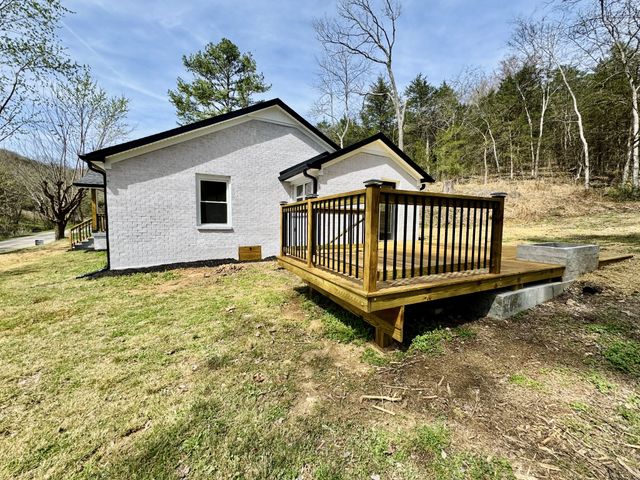 220 Friendship Hollow Rd, S, Pleasant Shade, TN 37145