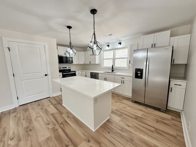 220 Friendship Hollow Rd, S, Pleasant Shade, TN 37145