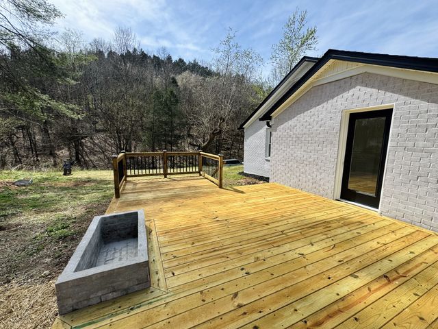 220 Friendship Hollow Rd, S, Pleasant Shade, TN 37145