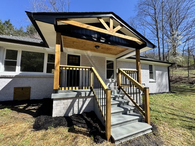 220 Friendship Hollow Rd, S, Pleasant Shade, TN 37145