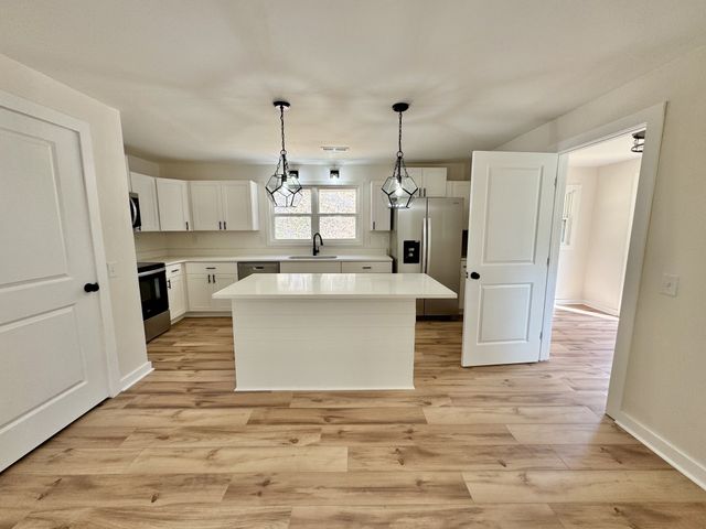 220 Friendship Hollow Rd, S, Pleasant Shade, TN 37145