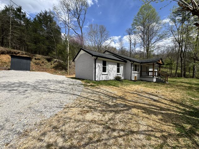 220 Friendship Hollow Rd, S, Pleasant Shade, TN 37145