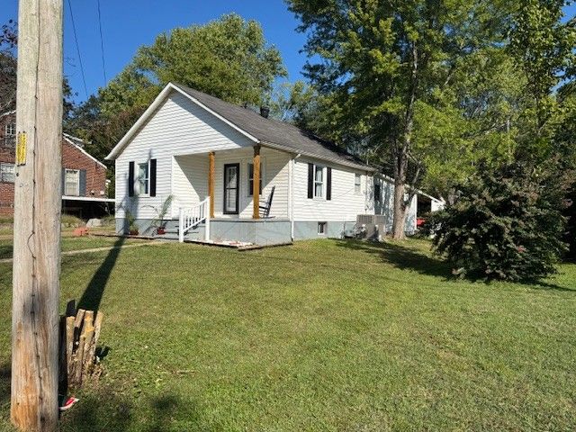 109 Swan Ave, Hohenwald, TN 38462