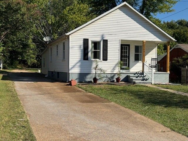 109 Swan Ave, Hohenwald, TN 38462