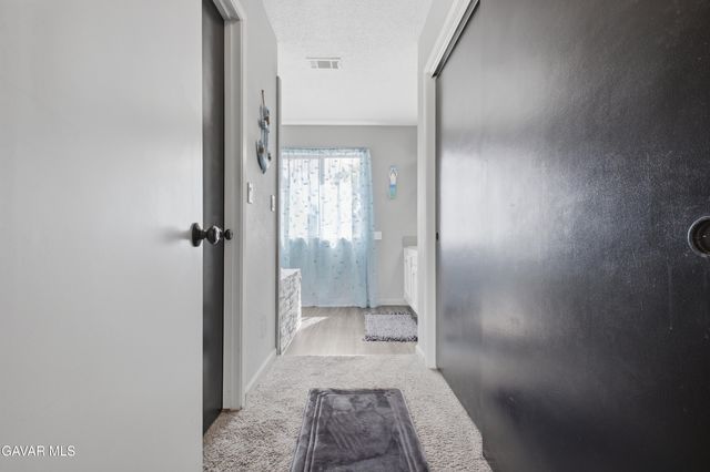 26201 Cumberland Road, Tehachapi, CA 93561