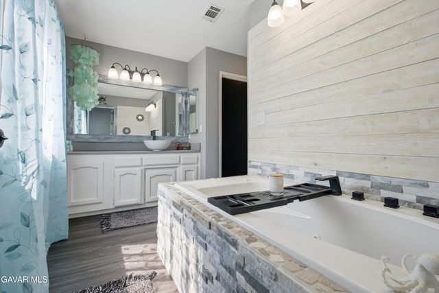 26201 Cumberland Road, Tehachapi, CA 93561