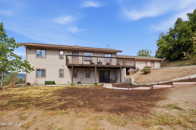 26201 Cumberland Road, Tehachapi, CA 93561
