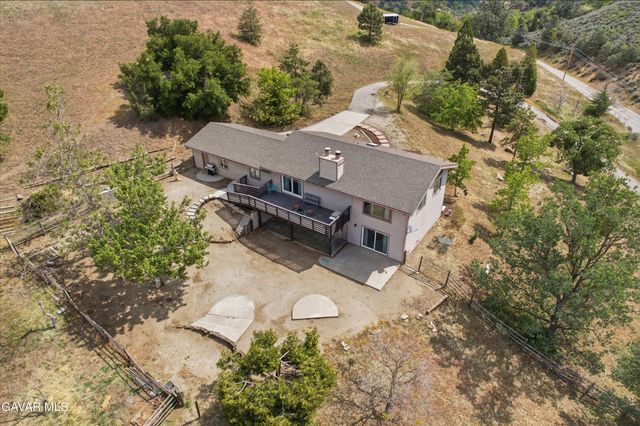 26201 Cumberland Road, Tehachapi, CA 93561