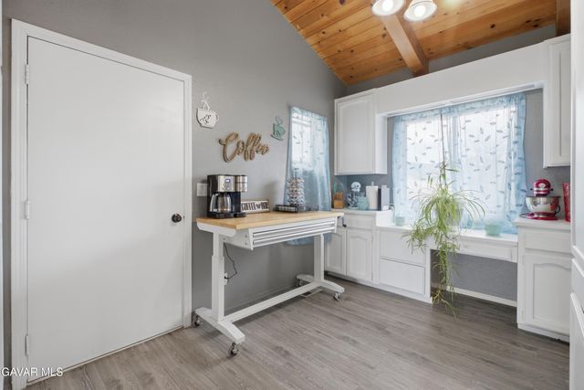 26201 Cumberland Road, Tehachapi, CA 93561