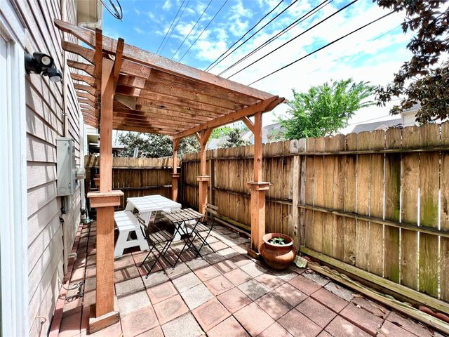 2225 Naomi Street, Houston, TX 77054
