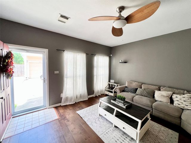 2225 Naomi Street, Houston, TX 77054