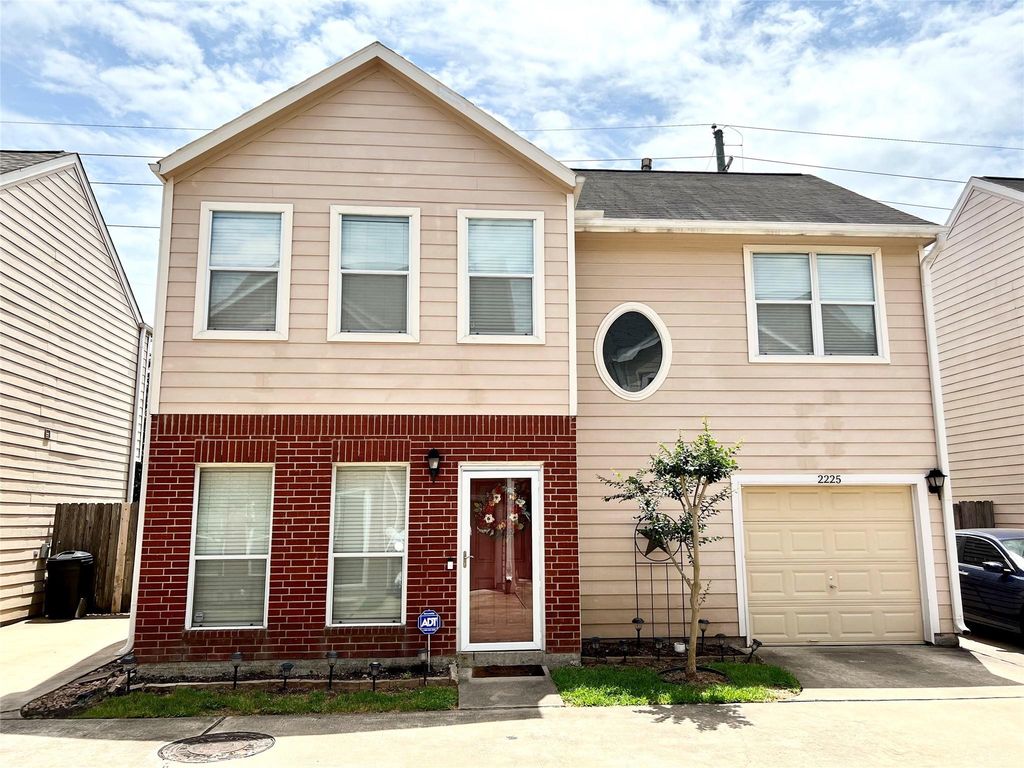 2225 Naomi Street, Houston, TX 77054