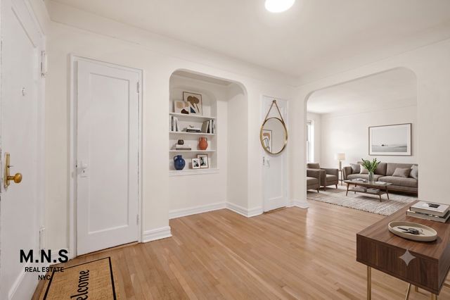 15501 90th Ave Apt 6J, New York City, NY 11432