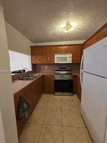 8145 NW 7th Street 201, Miami, FL 33126