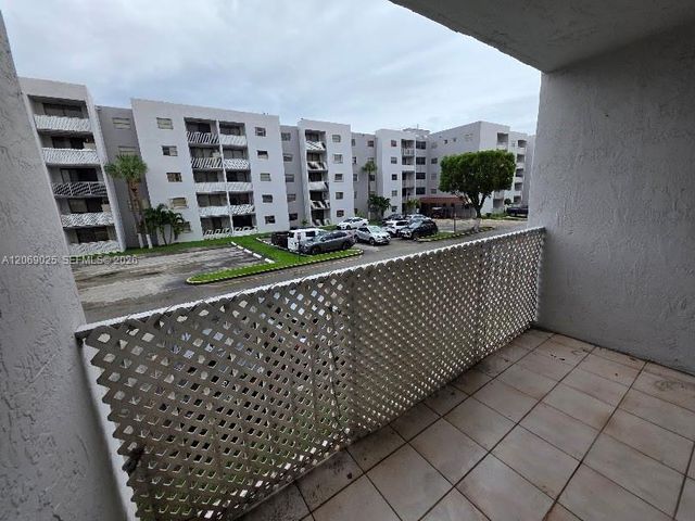 8145 NW 7th Street 201, Miami, FL 33126