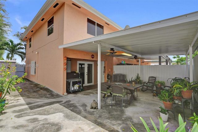2359 W 74th Street 1104, Hialeah, FL 33016