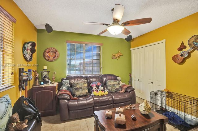 2359 W 74th Street 1104, Hialeah, FL 33016