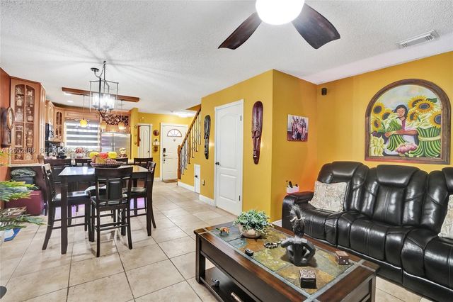 2359 W 74th Street 1104, Hialeah, FL 33016