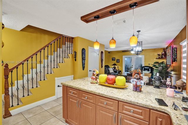 2359 W 74th Street 1104, Hialeah, FL 33016