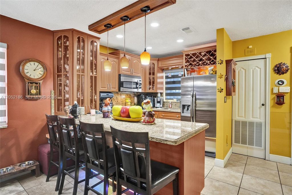 2359 W 74th Street 1104, Hialeah, FL 33016