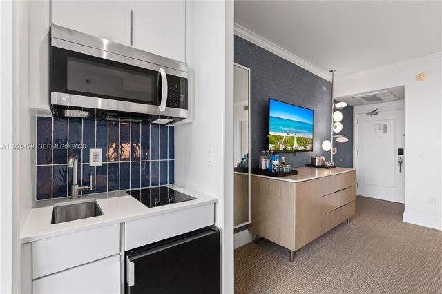4401 Collins Avenue 2517, Miami Beach, FL 33140