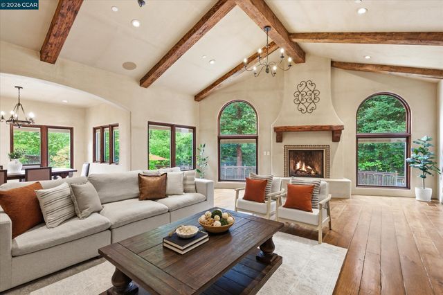 80 Rheem Blvd, Orinda, CA 94563