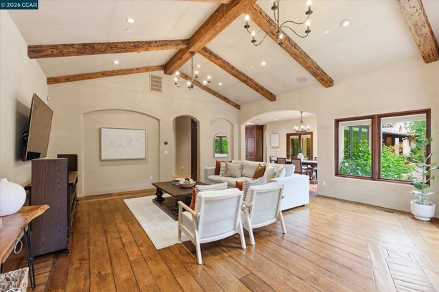 80 Rheem Blvd, Orinda, CA 94563