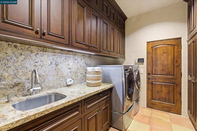 80 Rheem Blvd, Orinda, CA 94563