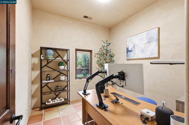 80 Rheem Blvd, Orinda, CA 94563