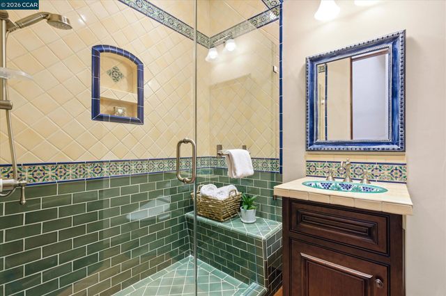 80 Rheem Blvd, Orinda, CA 94563
