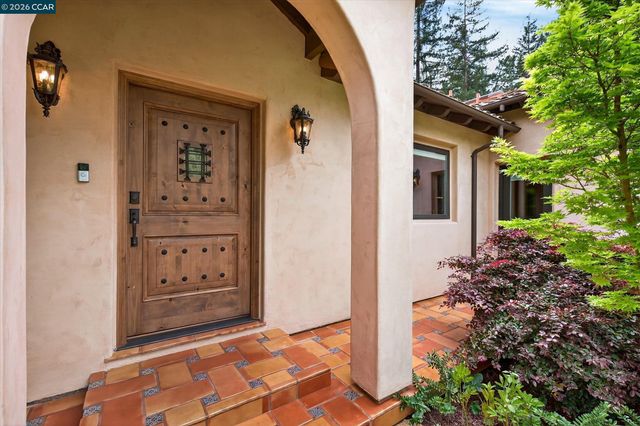 80 Rheem Blvd, Orinda, CA 94563