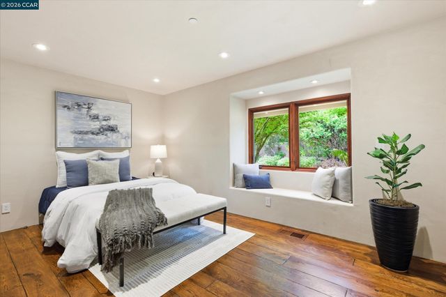 80 Rheem Blvd, Orinda, CA 94563