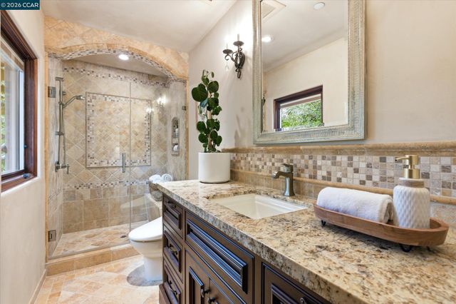 80 Rheem Blvd, Orinda, CA 94563