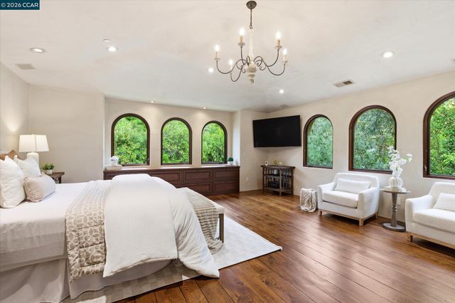 80 Rheem Blvd, Orinda, CA 94563