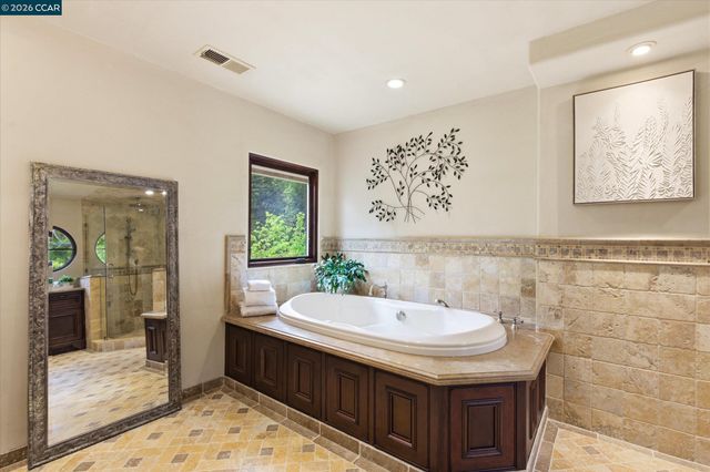 80 Rheem Blvd, Orinda, CA 94563
