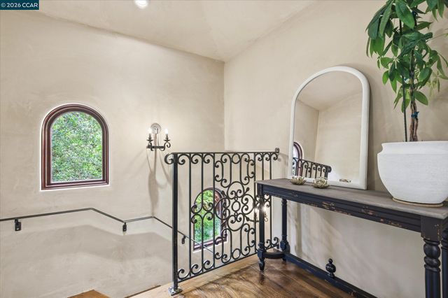 80 Rheem Blvd, Orinda, CA 94563