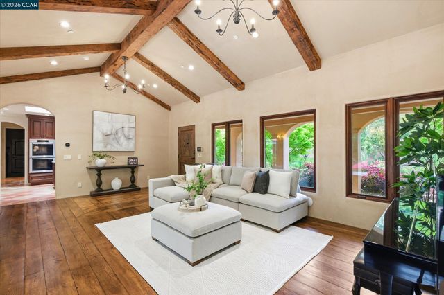 80 Rheem Blvd, Orinda, CA 94563