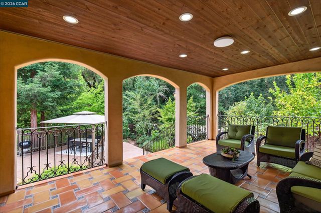 80 Rheem Blvd, Orinda, CA 94563