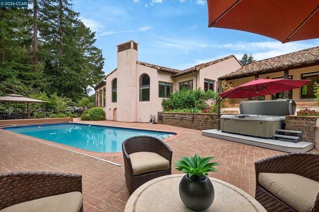 80 Rheem Blvd, Orinda, CA 94563