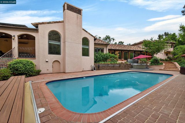 80 Rheem Blvd, Orinda, CA 94563