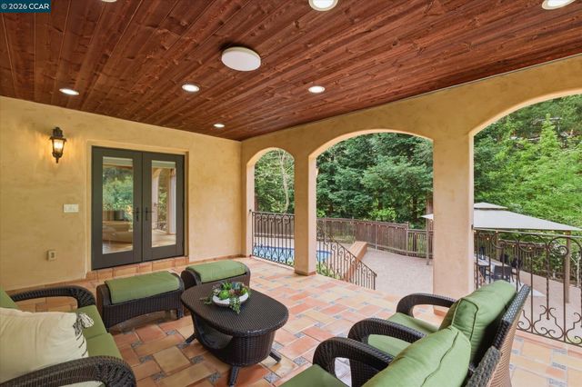 80 Rheem Blvd, Orinda, CA 94563