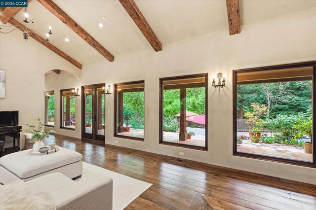 80 Rheem Blvd, Orinda, CA 94563
