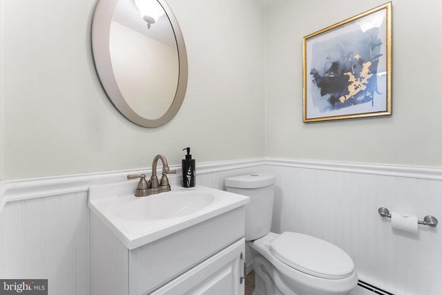 7 DALE DR, Voorhees, NJ 08043