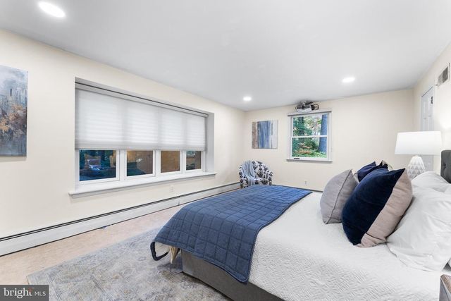 7 DALE DR, Voorhees, NJ 08043