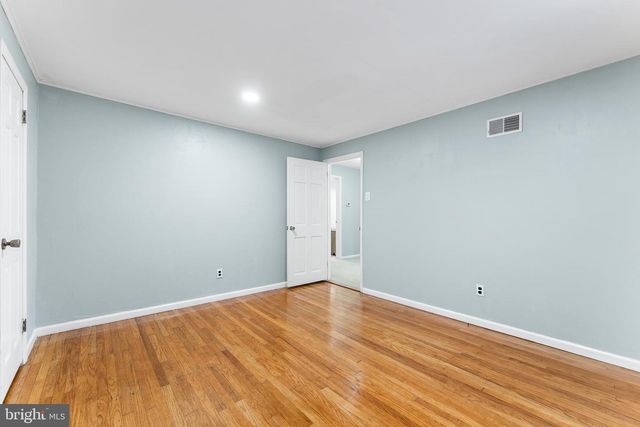 7 DALE DR, Voorhees, NJ 08043