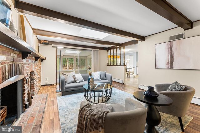 7 DALE DR, Voorhees, NJ 08043